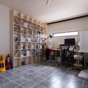 趣味のアトリエに - Shelf 壁一面の本棚 奥行250mm - マルゲリータお客様事例