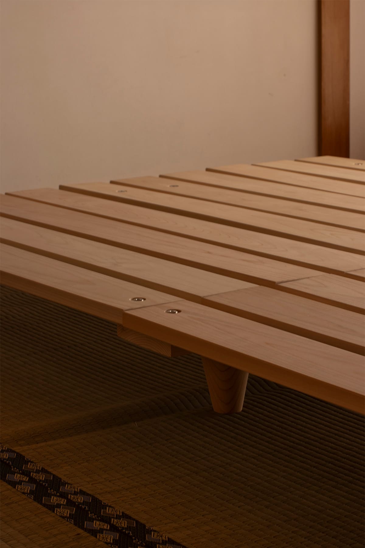 和室に置かれたベッド - Letto ひのきすのこベッド I型 - マルゲリータお客様事例