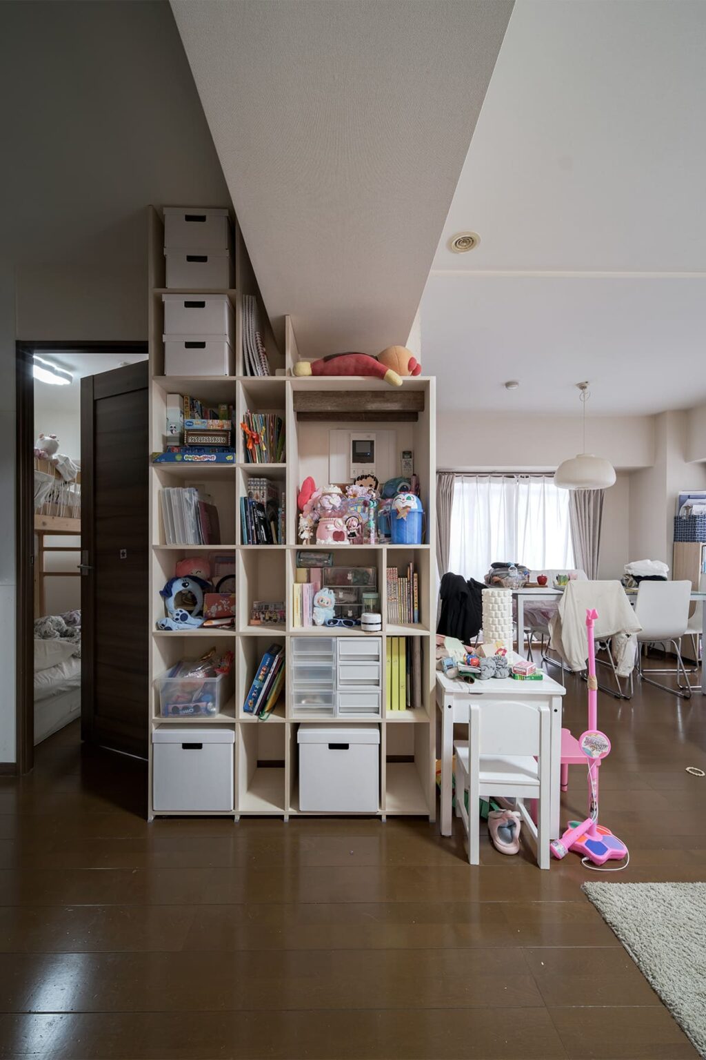 リビングの壁面収納 - Shelf 壁一面の本棚 奥行350mm - マルゲリータお客様事例