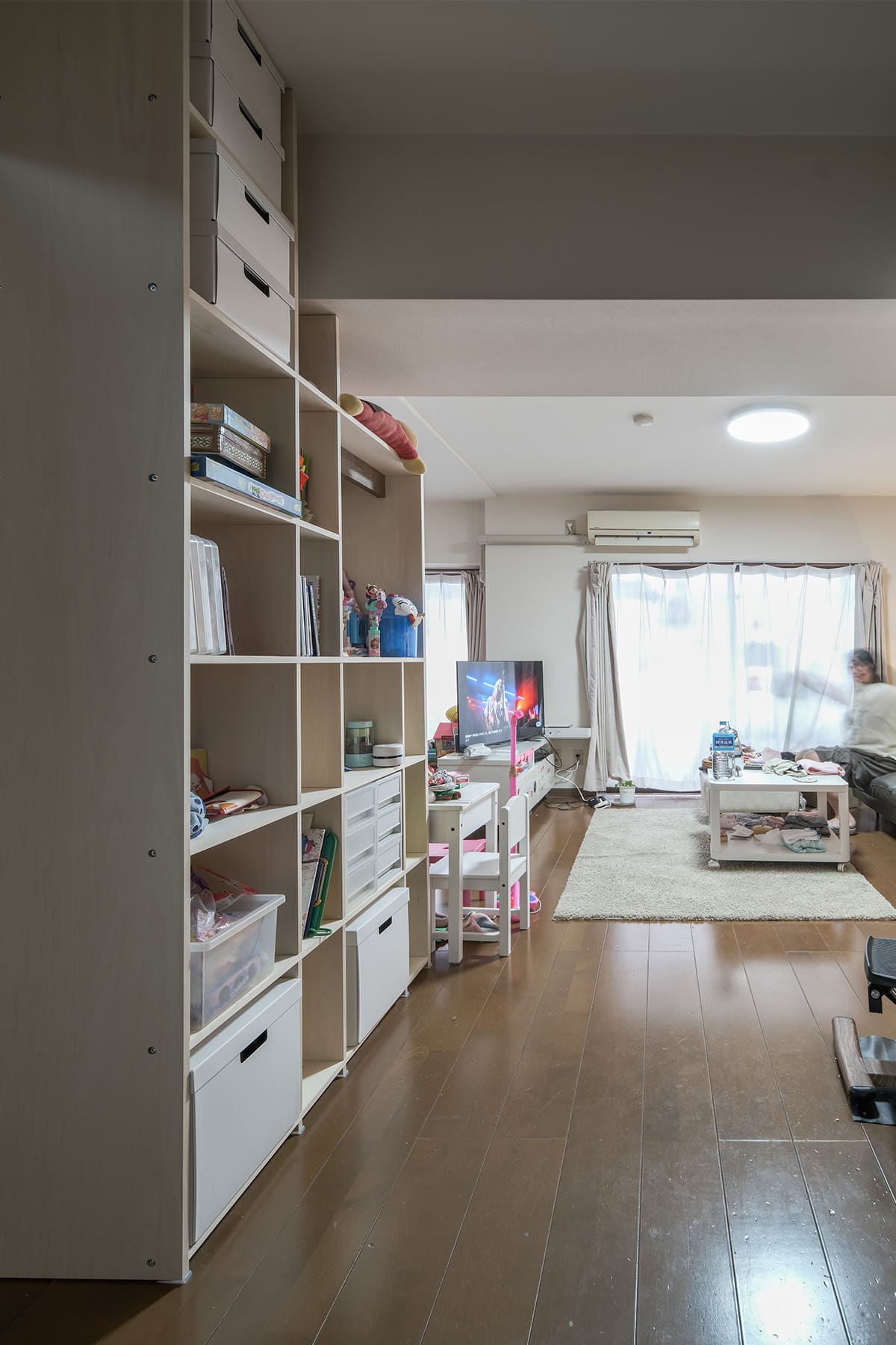 リビングの壁面収納 - Shelf 壁一面の本棚 奥行350mm - マルゲリータお客様事例