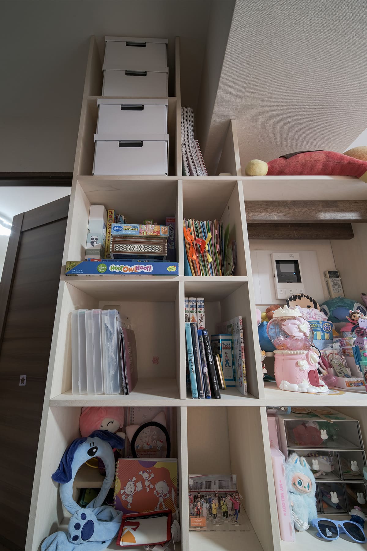 リビングの壁面収納 - Shelf 壁一面の本棚 奥行350mm - マルゲリータお客様事例