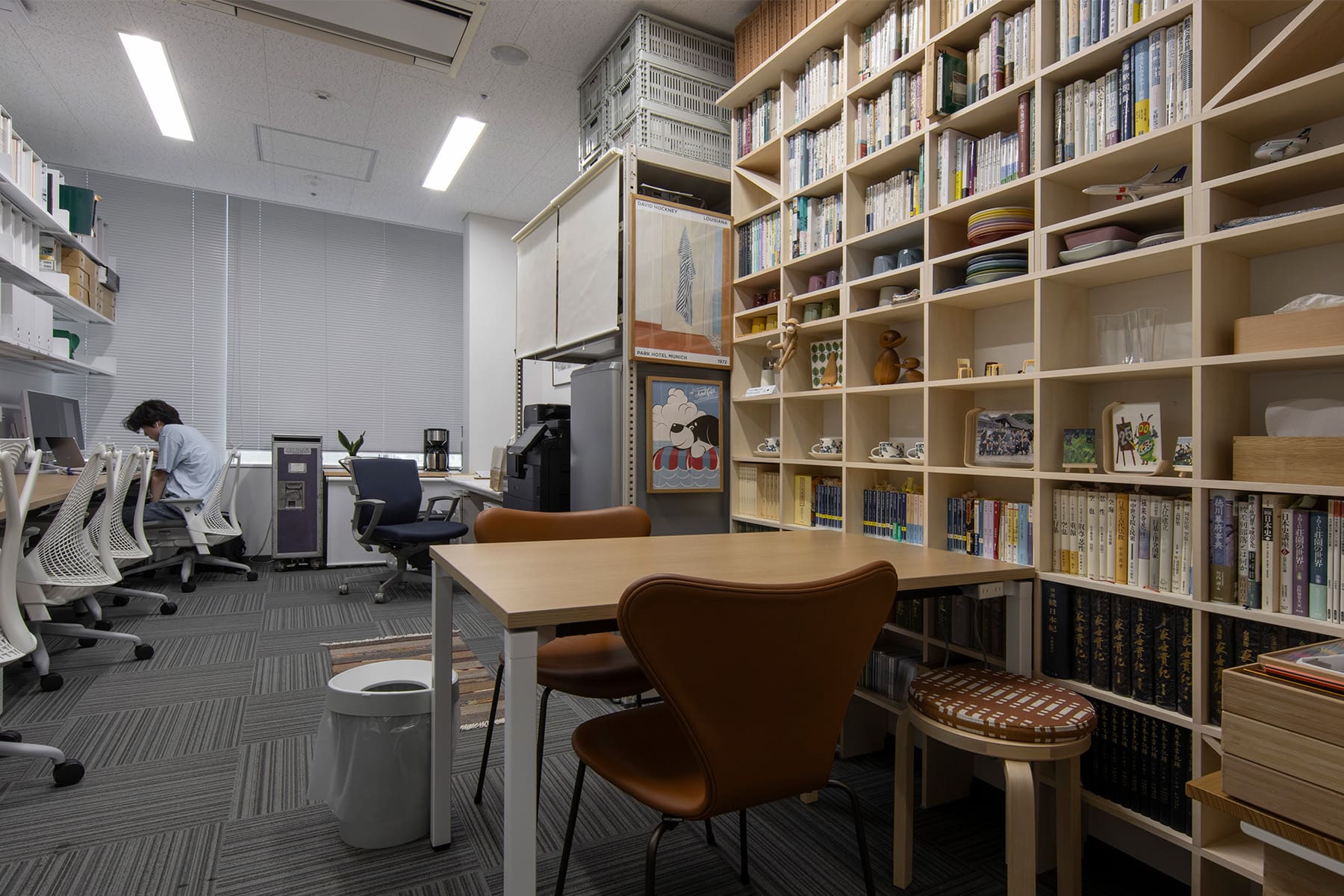 日本大学理工学部まちづくり工学科の研究室 - Shelf 壁一面のA5判本棚 奥行180mm - マルゲリータお客様事例