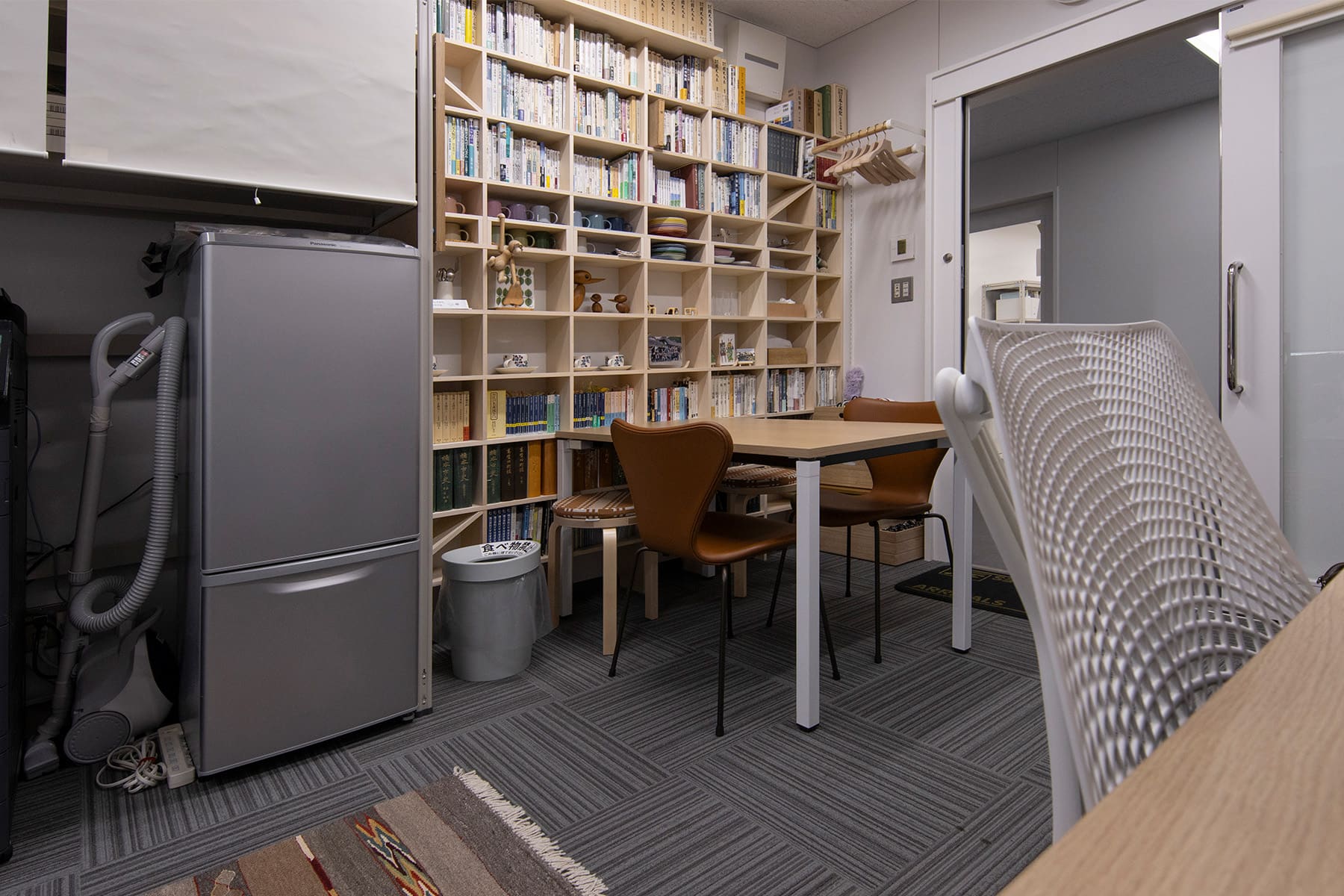 日本大学理工学部まちづくり工学科の研究室 - Shelf 壁一面のA5判本棚 奥行180mm - マルゲリータお客様事例