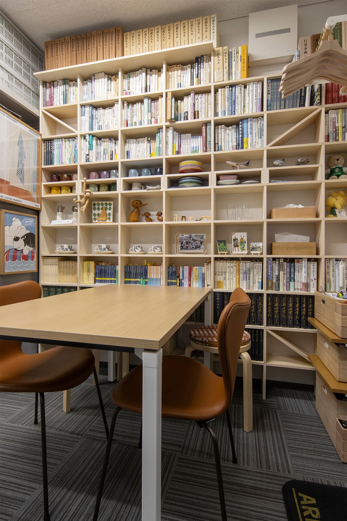 日本大学理工学部まちづくり工学科の研究室 - Shelf 壁一面のA5判本棚 奥行180mm - マルゲリータお客様事例
