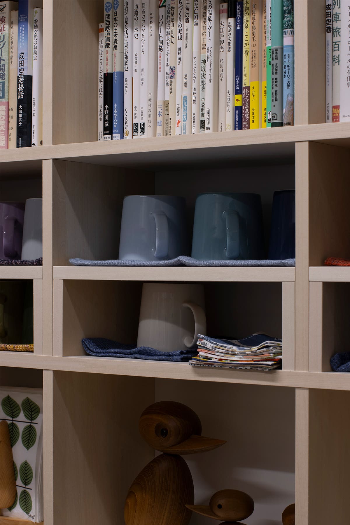 日本大学理工学部まちづくり工学科の研究室 - Shelf 壁一面のA5判本棚 奥行180mm - マルゲリータお客様事例