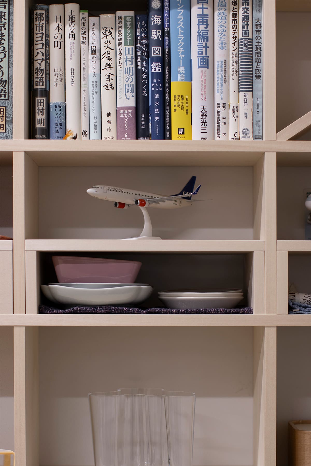 日本大学理工学部まちづくり工学科の研究室 - Shelf 壁一面のA5判本棚 奥行180mm - マルゲリータお客様事例