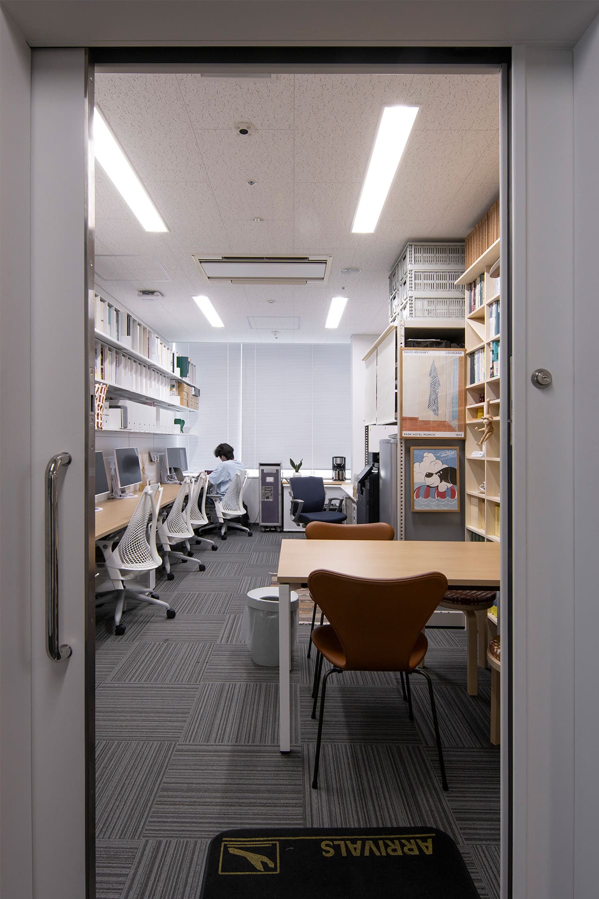 日本大学理工学部まちづくり工学科の研究室 - Shelf 壁一面のA5判本棚 奥行180mm - マルゲリータお客様事例