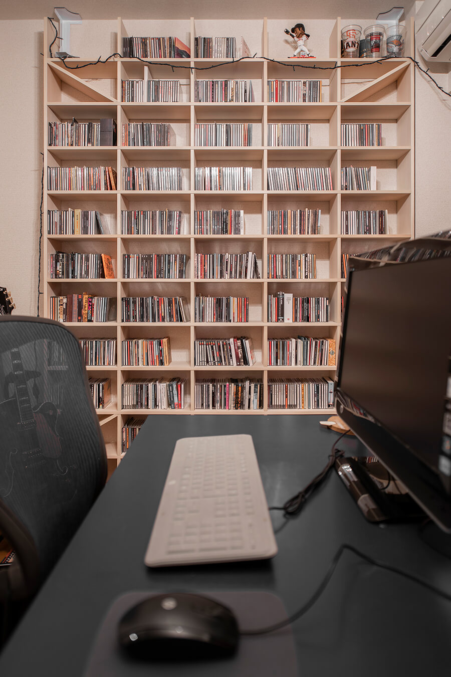 CD/DVDが大量にある場合のおすすめ収納 「見せる収納」ができる商品もご紹介