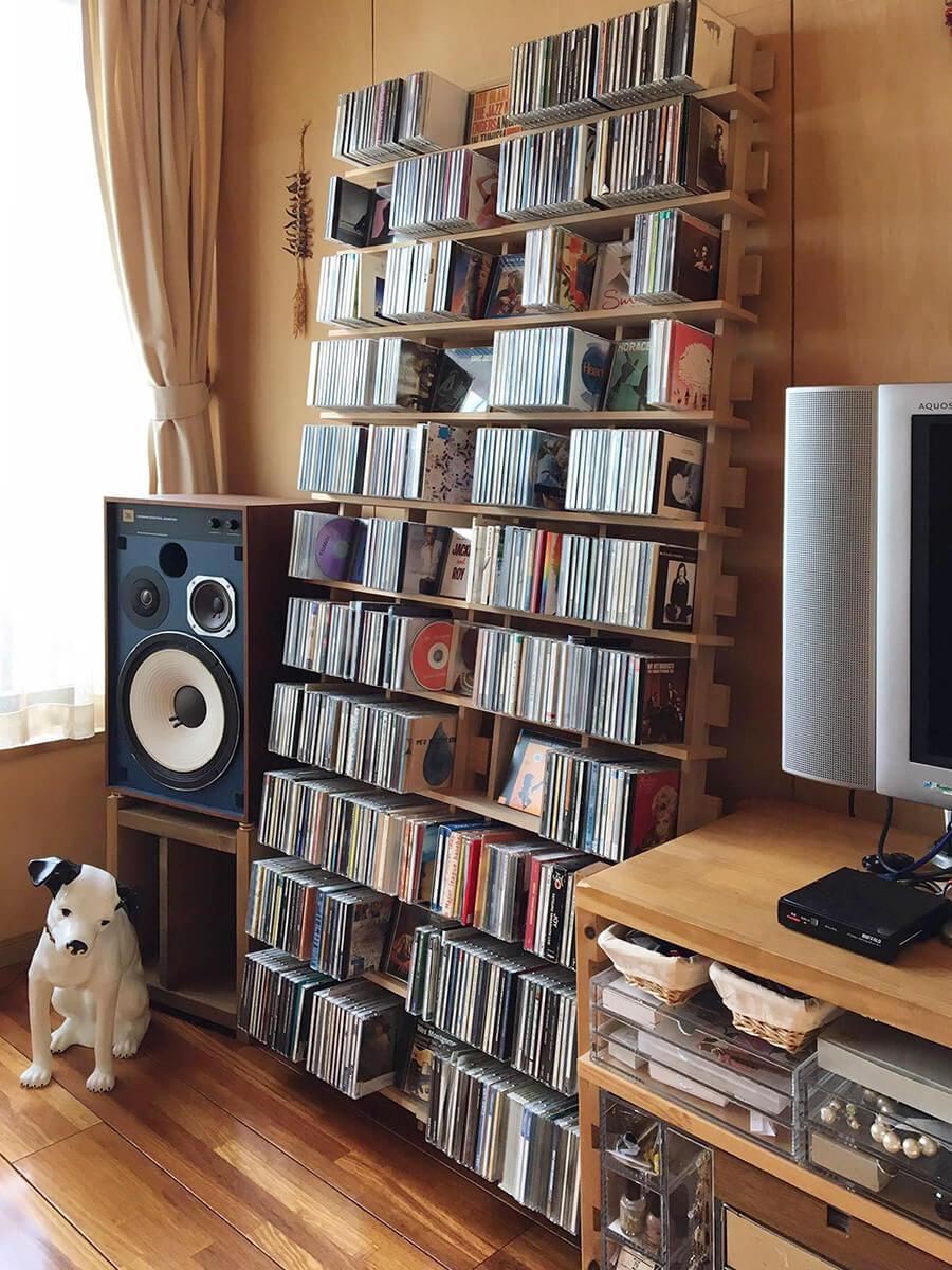 CD/DVDが大量にある場合のおすすめ収納 「見せる収納」ができる商品もご紹介