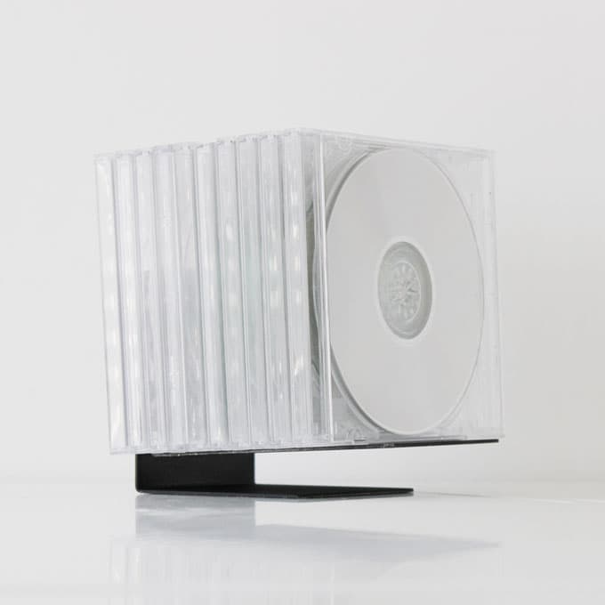 CD/DVDが大量にある場合のおすすめ収納 「見せる収納」ができる商品もご紹介