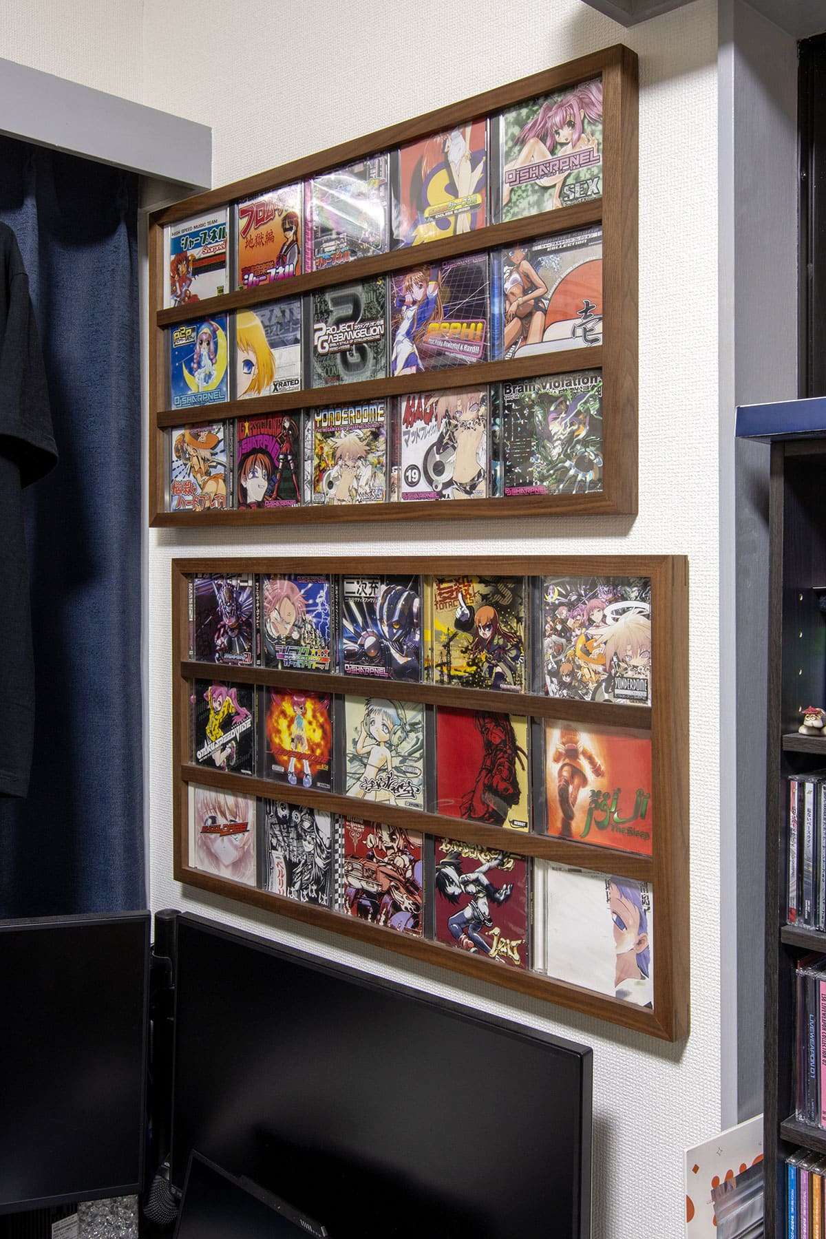 CD/DVDが大量にある場合のおすすめ収納 「見せる収納」ができる商品もご紹介