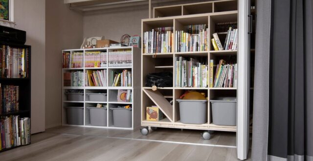 クローゼットの中の本棚 - Shelf ロータイプ本棚 移動式 - マルゲリータお客様事例