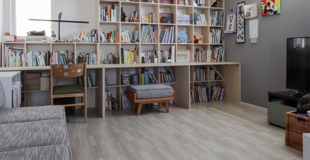 リビング脇の書斎スペース - Shelf カウンター付き本棚 - マルゲリータお客様事例
