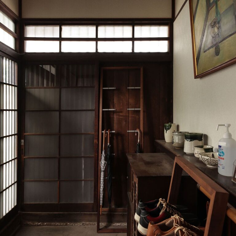 玄関の三和土(たたき)に - Cavalletto シューズラック・アンブレララック - マルゲリータお客様事例