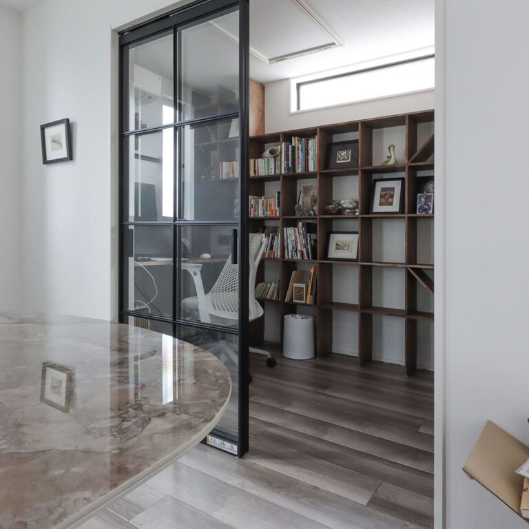 書斎の本棚 - Shelf 壁一面の本棚 奥行250mm - マルゲリータお客様事例