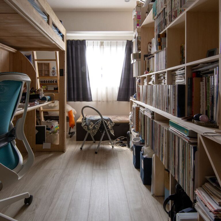 書斎の本棚 - Shelf 壁一面の本棚 奥行250mm - マルゲリータお客様事例