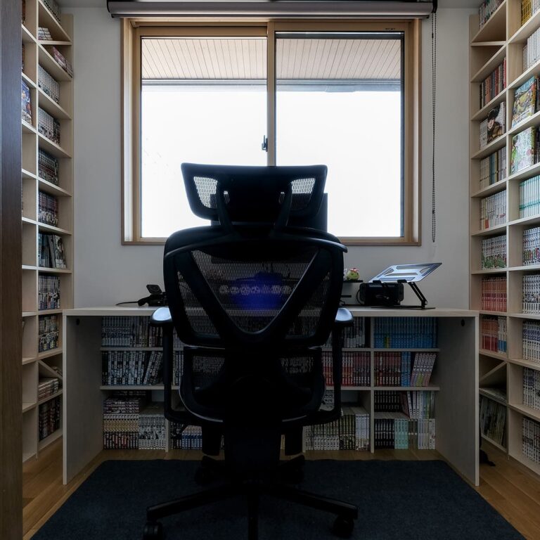 コミック専用本棚 - Shelf 壁一面のコミック本棚 奥行180mm - マルゲリータお客様事例