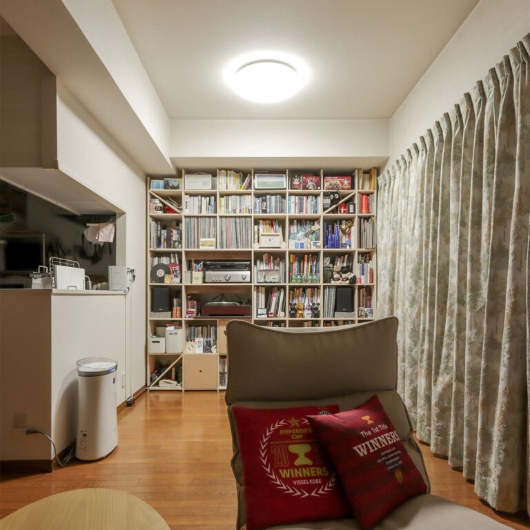 リビングのレコード棚 - Shelf 壁一面の本棚 奥行350mm - マルゲリータお客様事例