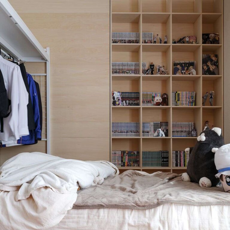 子供部屋の間仕切り本棚 - Shelf 壁一面の本棚 奥行250mm - マルゲリータお客様事例