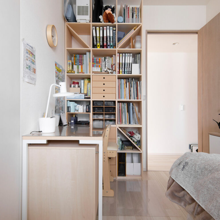 子供部屋の学習机に | デスク付き本棚/Shelf（No.09）